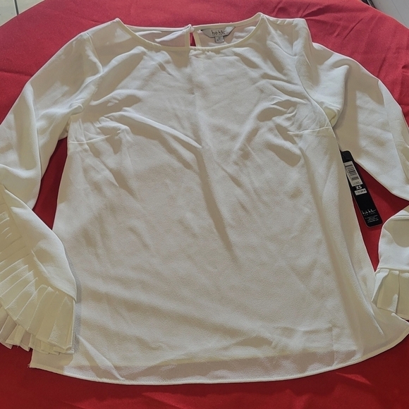 Nicole Miller Tops - Nicole Miller New York longsleeve white ruffle top